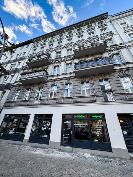 Modernisierte 3 Zimmer Wohnung mit Balkon und EBK in Charlottenburg — photo 1